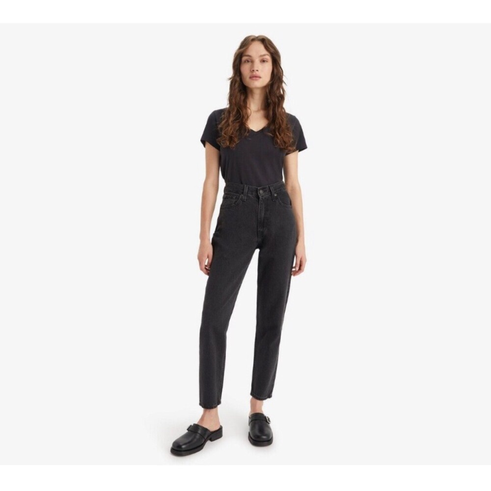Levis 80s mom jean Not to interrupt 25 ankle read!!